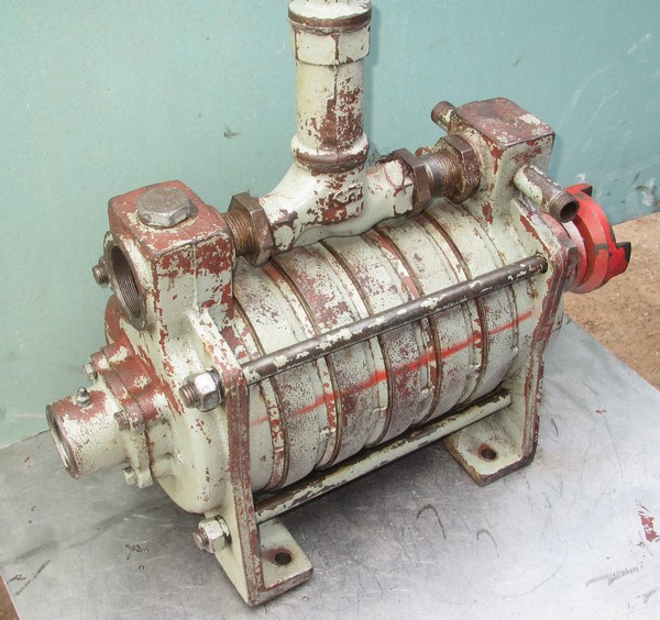 Насос НСВГ .Насос самовсасывающий вихревой газовый. нсвг, предназначен для перекачивания сжиженных углеводородных газов пропан - бутан и их смеси по ГОСТ 2044890 и ГОСТ 2757887 из стационарных и передвижных сосудов в наземные (подземные) резервуары и автомобильные (бытовые) баллоны. насос НСВГ - насос самовсасывающий вихревой газовый для перекачки СУГ. Тип насоса - вихревой пятиступенчатый. Мощность электродвигателя, кВт - 7,5. Вид исполнения электродвигателя - взрывозащищенный. Скорость вращения вала электродвигателя, об/мин - 1450. Средний срок службы,лет, не менее - 10. - горизонтальное расположение всасывающего фланца (влево со стороны электродвигателя) НСВГ-00.00.000-01;